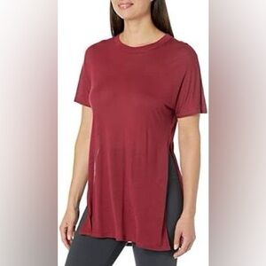 ALO Women's Red Yoga Dreamer Tee - Size M